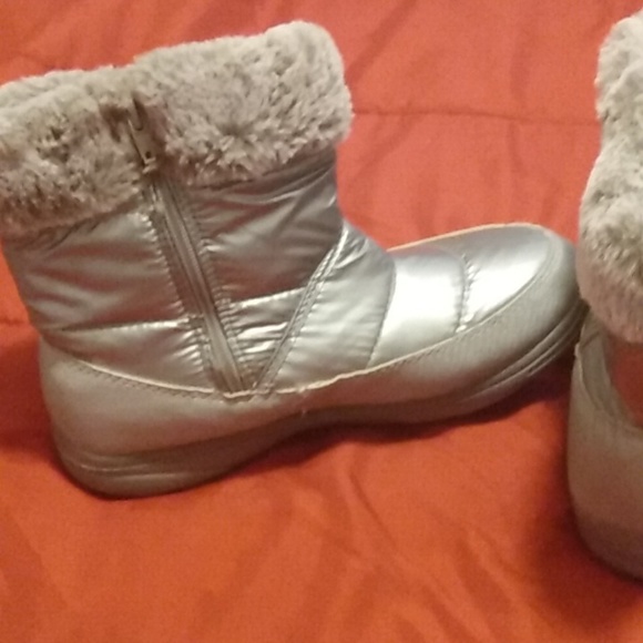 Silver Boots - Picture 4 of 8